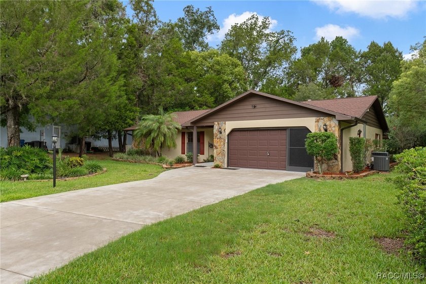 Fabulous Updated 3/2 in Sought-After Riverhaven Village. This - photo 3