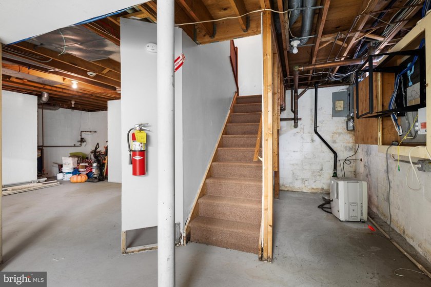 Exceptional opportunity to own a beautifully updated commercial - photo 24