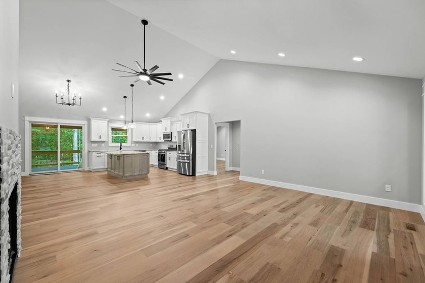 WELCOME TO YOUR OWN PRIVATE RETREAT! This NEW CONSTRUCTION *1 - photo 9
