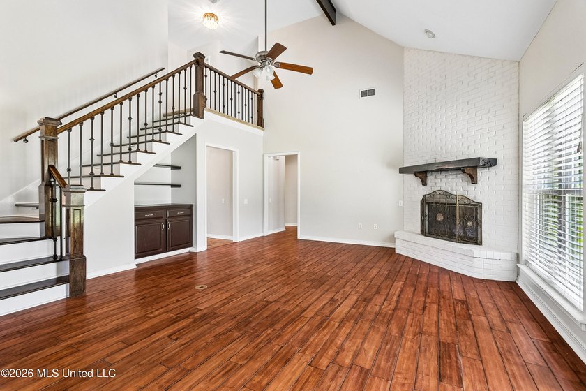 Located in the desirable golf community of Diamondhead, this - photo 2