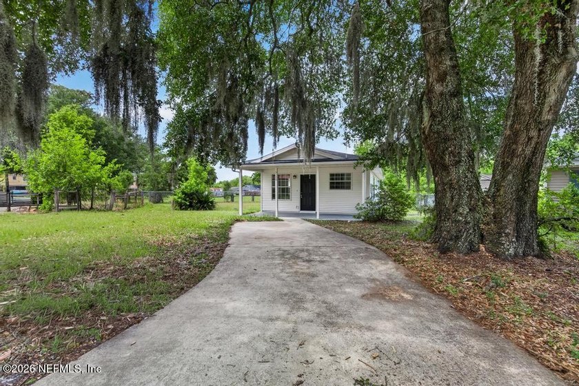 Charming 2-bedroom, 1-bath home in the heart of Jacksonville - photo 3
