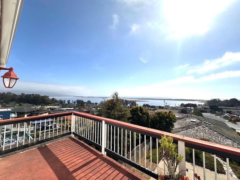 This exceptional coastal estate offers an extraordinary - photo 17
