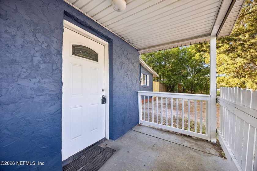 Freshly updated 4-bedroom, 1-bath home located on Jacksonville's - photo 3