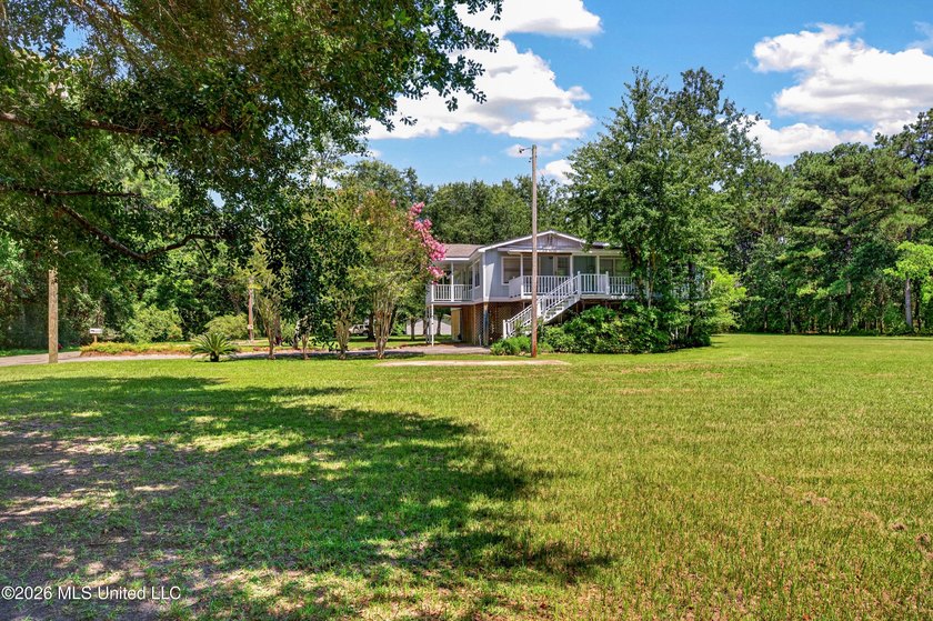 Privacy Galor with 2 Private Lots totaling 1.98 acres in the - photo 11