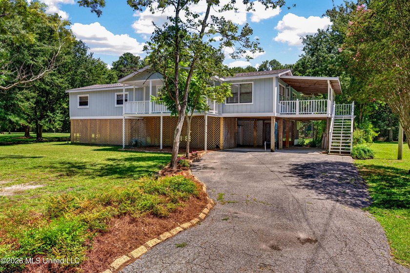 Privacy Galor with 2 Private Lots totaling 1.98 acres in the - photo 14