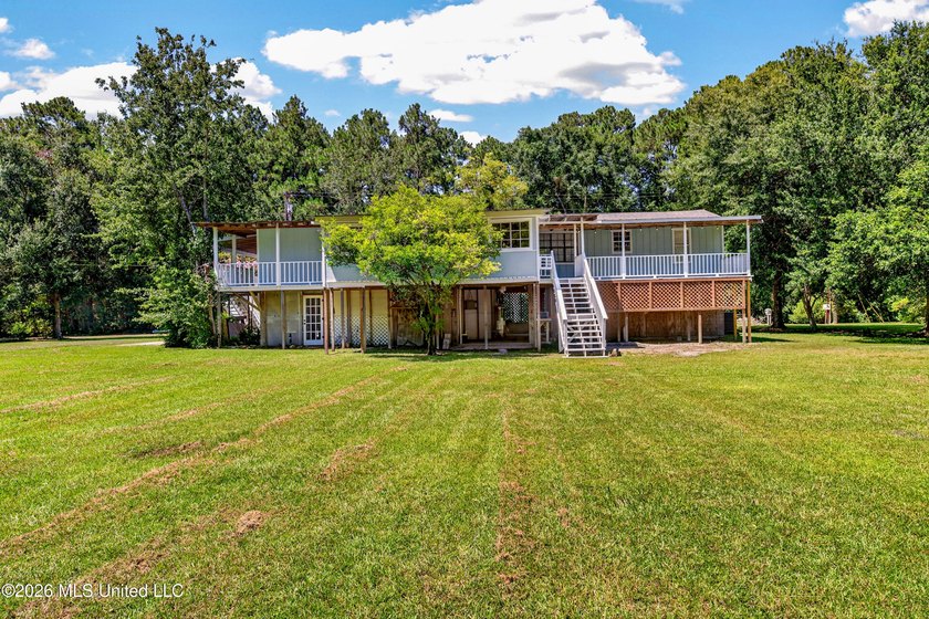 Privacy Galor with 2 Private Lots totaling 1.98 acres in the - photo 16