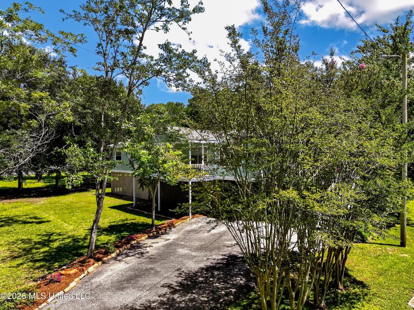 Privacy Galor with 2 Private Lots totaling 1.98 acres in the - photo 21