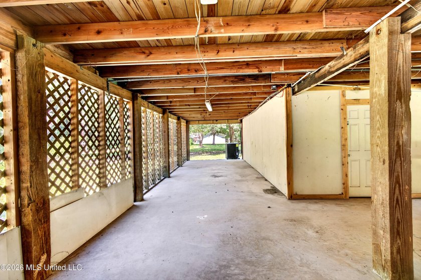 Privacy Galor with 2 Private Lots totaling 1.98 acres in the - photo 26