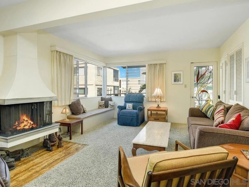 Special and Rare opportunity to own 8 unit apartment building in - photo 6