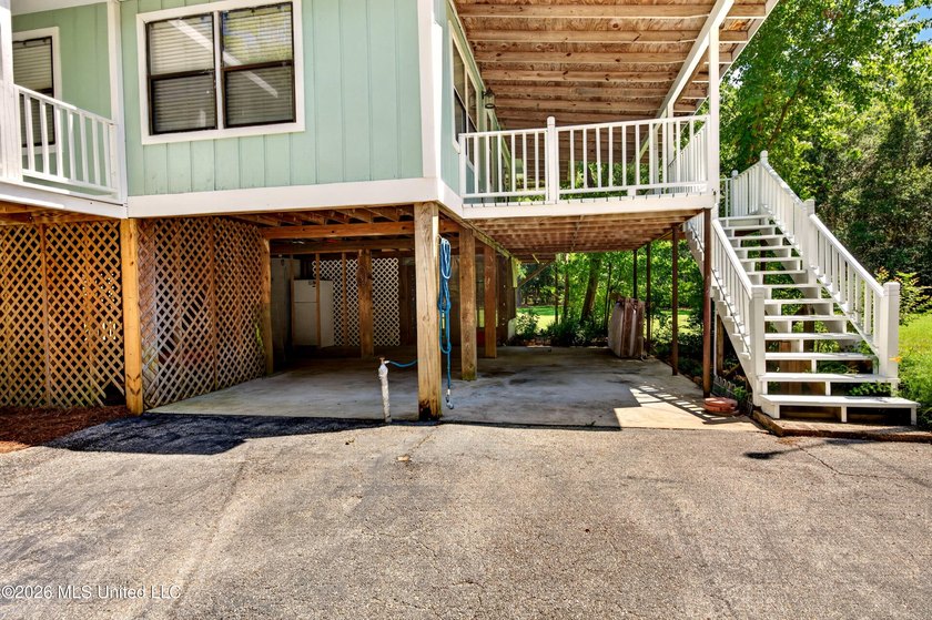 Privacy Galor with 2 Private Lots totaling 1.98 acres in the - photo 29