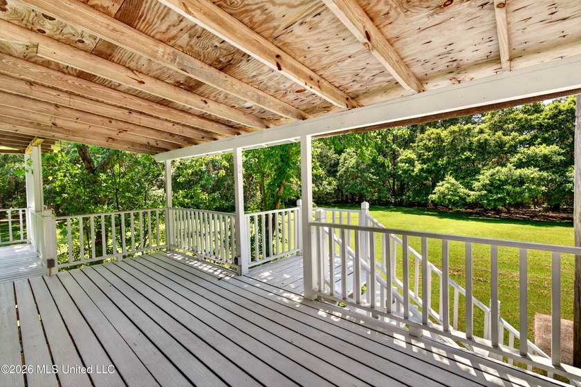 Privacy Galor with 2 Private Lots totaling 1.98 acres in the - photo 31