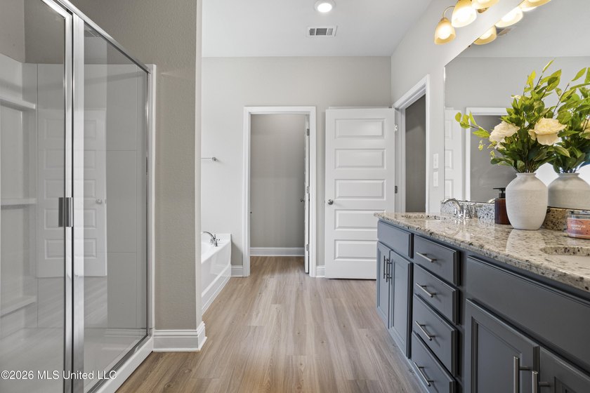 Welcome home to this beautifully maintained 4-bedroom, 3-bath - photo 23