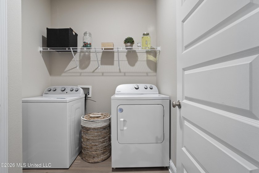 Welcome home to this beautifully maintained 4-bedroom, 3-bath - photo 29