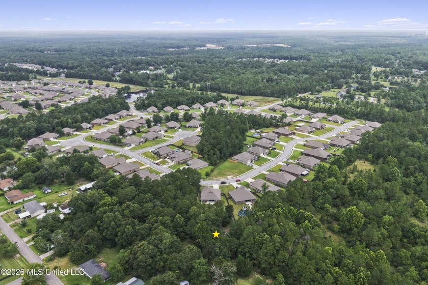 Welcome home to this beautifully maintained 4-bedroom, 3-bath - photo 36