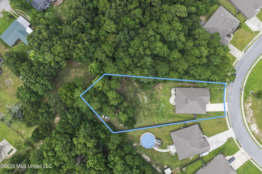 Welcome home to this beautifully maintained 4-bedroom, 3-bath - photo 37