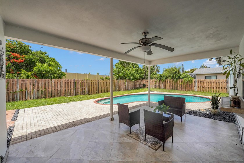 NO HOA! Move in Ready, Freshly painted 3-bedroom, 3-bath home - photo 38