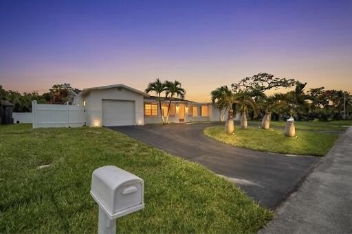 NO HOA! Move in Ready, Freshly painted 3-bedroom, 3-bath home - photo 43