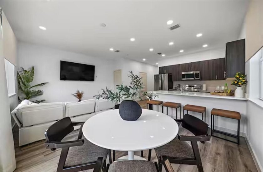 Meticulously maintained investment opportunity in an OPPORTUNITY - photo 5