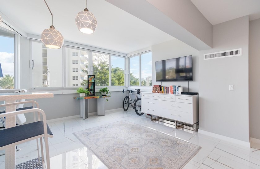 Owner offers a very competitive price. Outstanding 2/2 unit with - photo 5