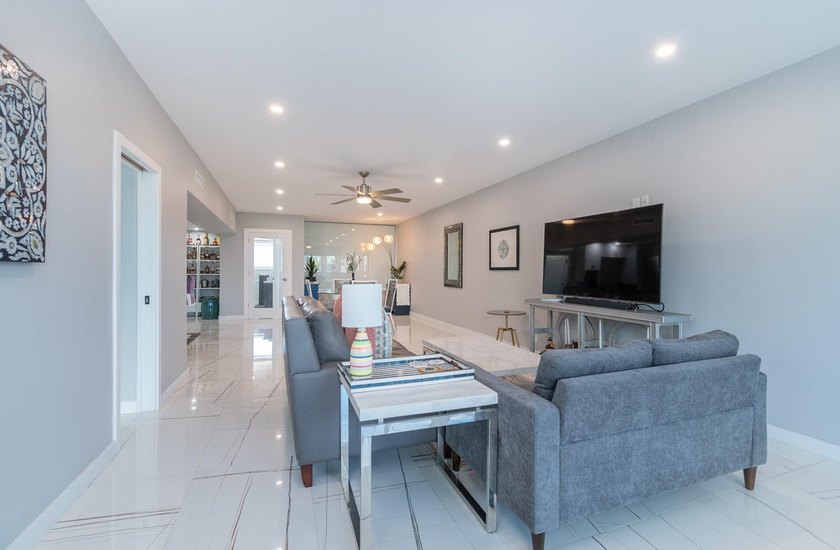 Owner offers a very competitive price. Outstanding 2/2 unit with - photo 7