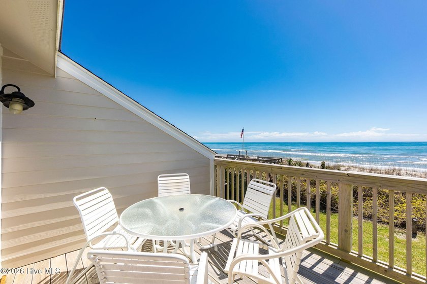 Amazing ocean views and effortless coastal living await in this - photo 20