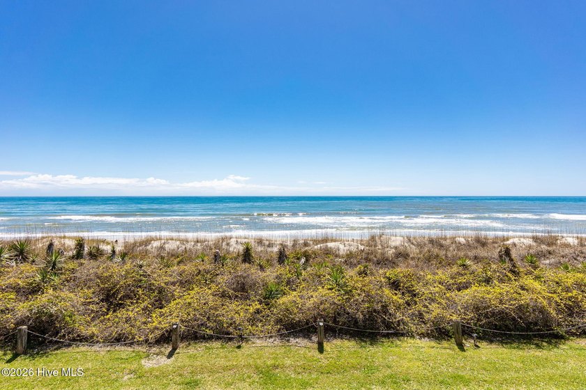 Amazing ocean views and effortless coastal living await in this - photo 21