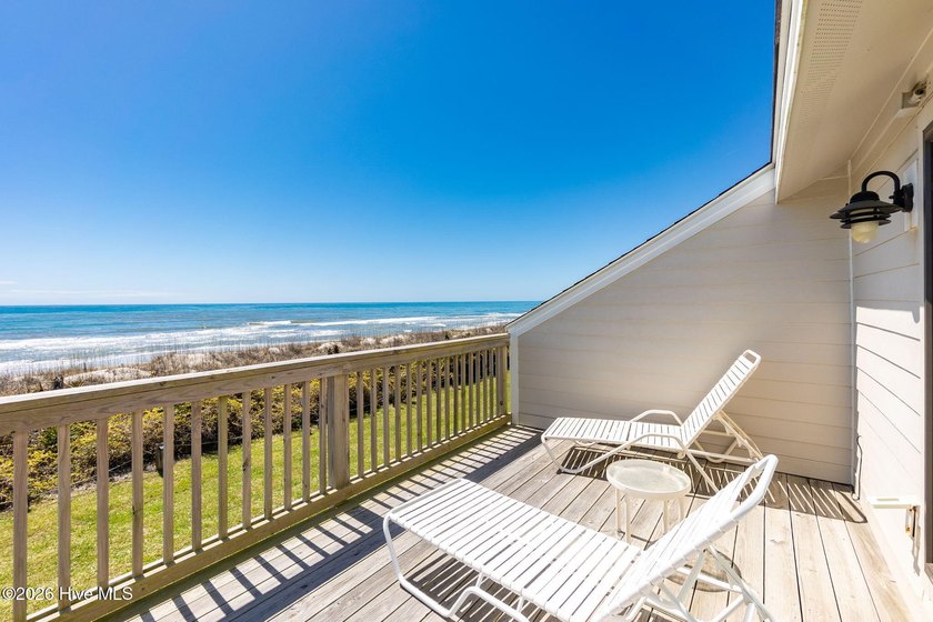 Amazing ocean views and effortless coastal living await in this - photo 23