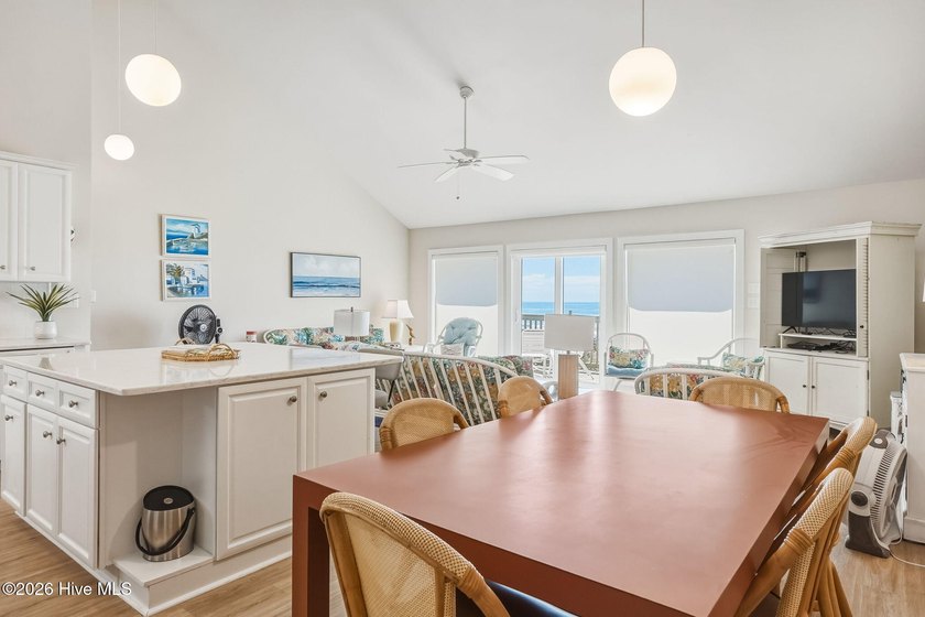Amazing ocean views and effortless coastal living await in this - photo 30