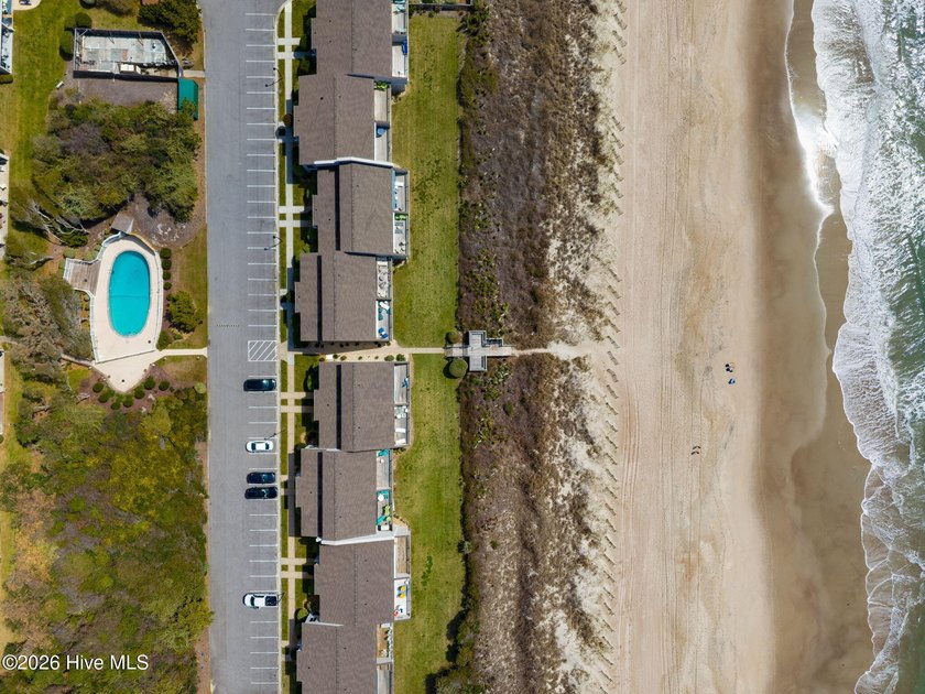 Amazing ocean views and effortless coastal living await in this - photo 39