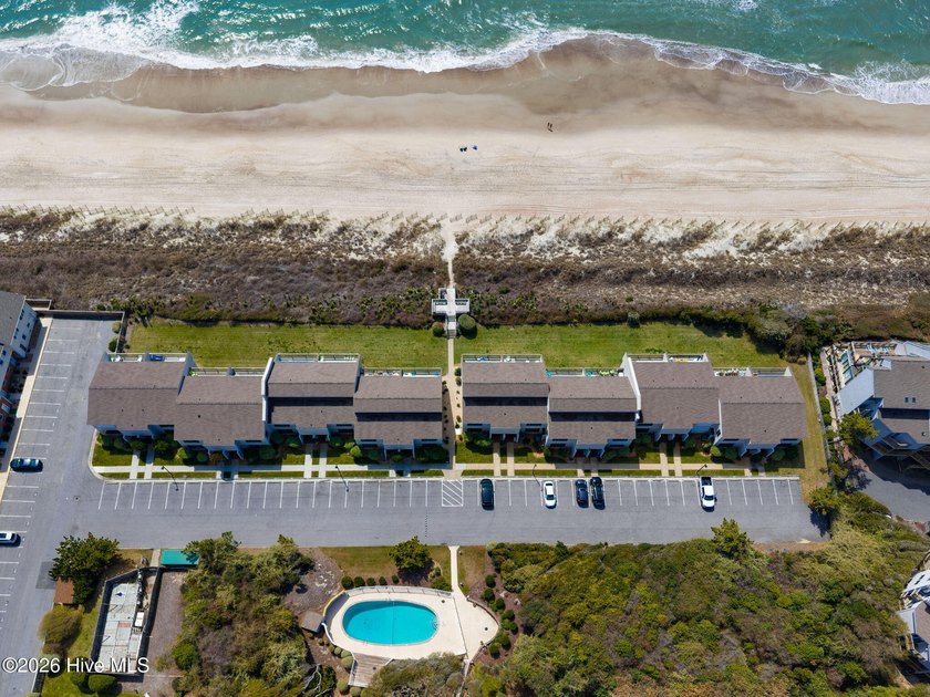 Amazing ocean views and effortless coastal living await in this - photo 41