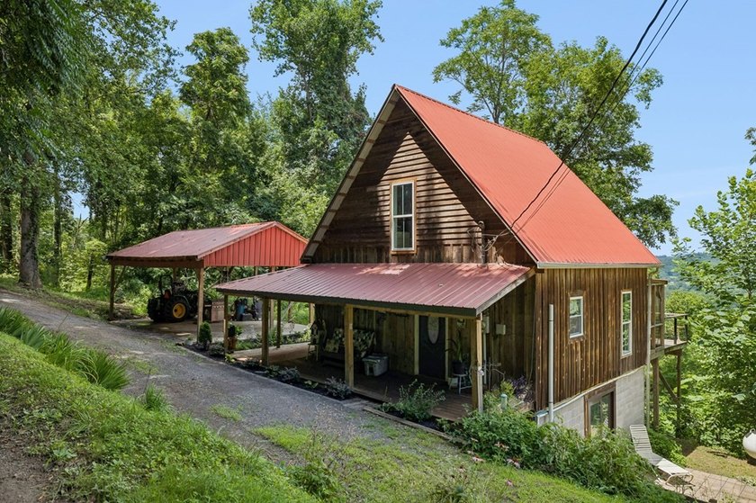 Secluded hillside retreat overlooking beautiful Cordell Hull - photo 3