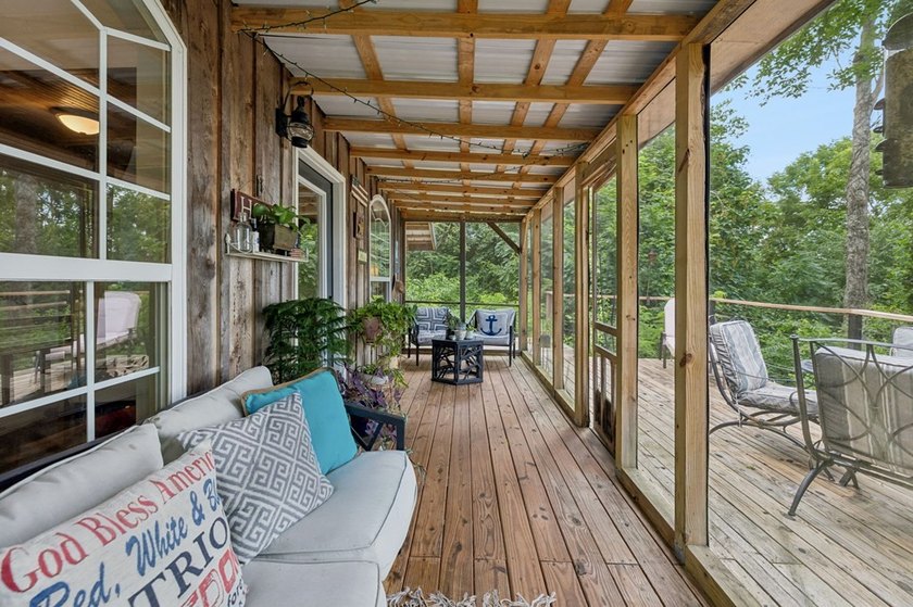 Secluded hillside retreat overlooking beautiful Cordell Hull - photo 10
