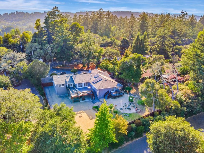 A home made for Santa Cruz living: open, relaxed, flexible, and - photo 8