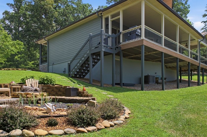 This immaculate custom built 1,944 square foot home has one of - photo 10