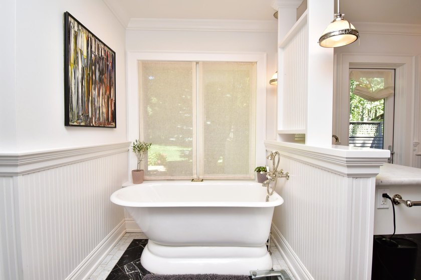 Elegant custom home with a detached guest house in Starweather - photo 25