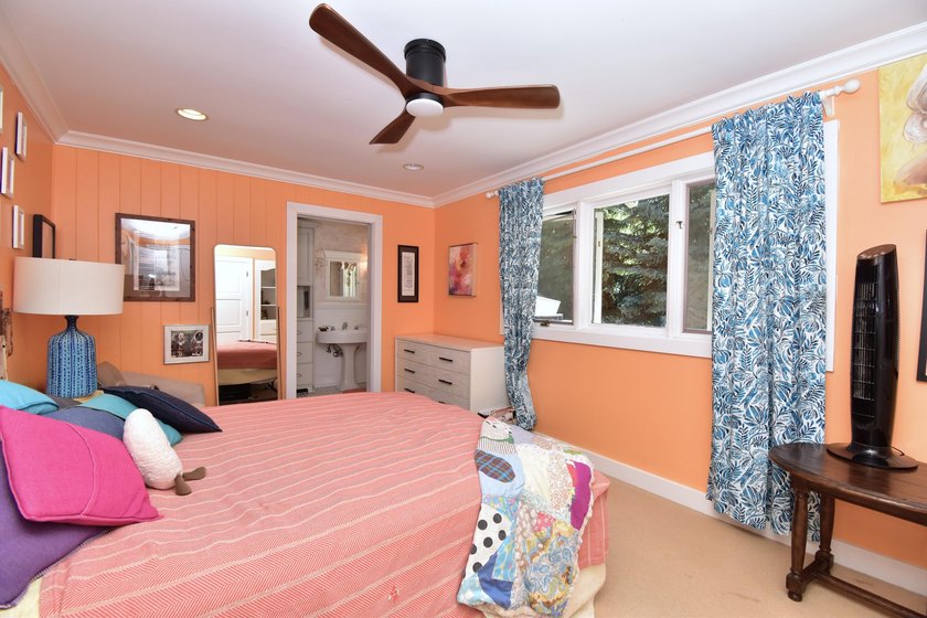 Elegant custom home with a detached guest house in Starweather - photo 31