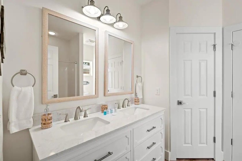THIS PROPERTY EARNED $112,000 IN 2025 WITH A MONTH OF OWNER - photo 33