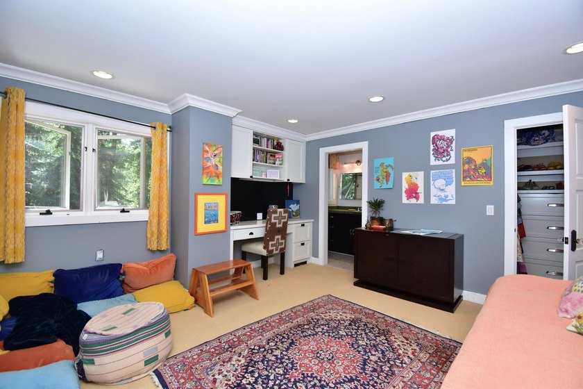 Elegant custom home with a detached guest house in Starweather - photo 33