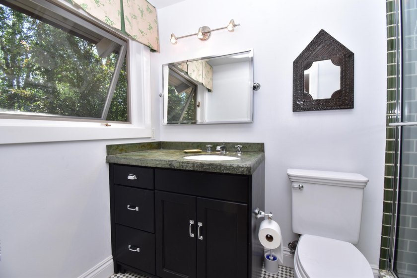 Elegant custom home with a detached guest house in Starweather - photo 35