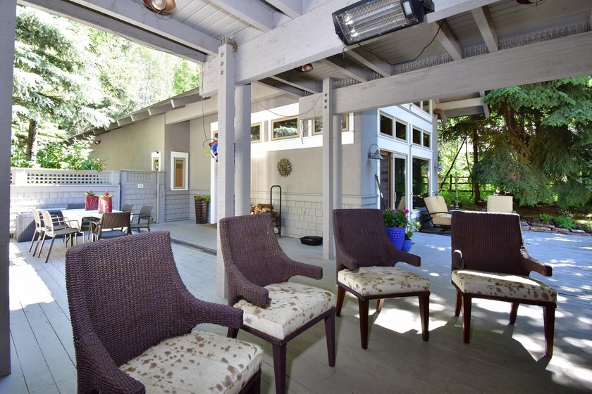 Elegant custom home with a detached guest house in Starweather - photo 37
