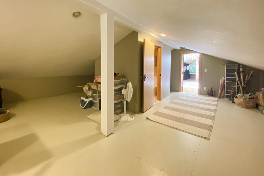Elegant custom home with a detached guest house in Starweather - photo 50