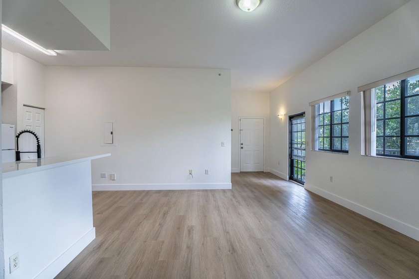 Fully remodeled apartment featuring top-of-the-line custom - photo 2