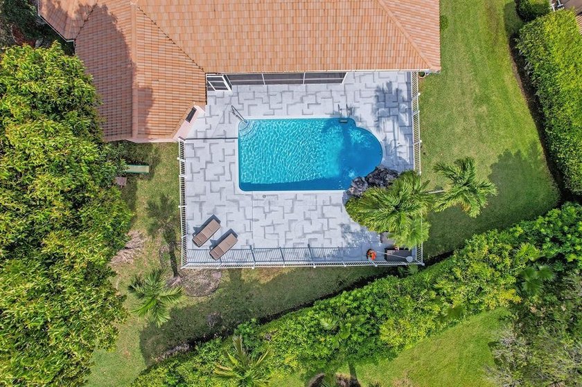 Stunning 4-bedroom home on a 1/4-acre corner lot at the end of a - photo 2