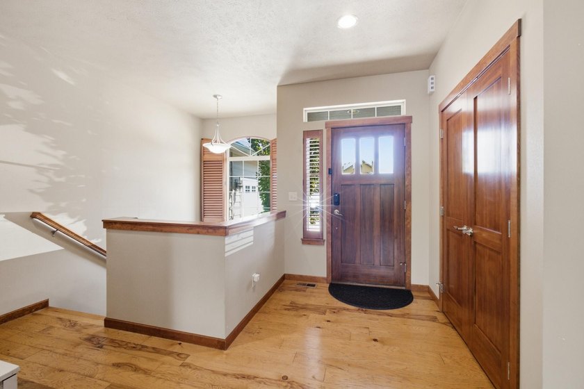 Welcome to this beautiful home in the gated community of Shelley - photo 3