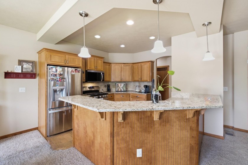 Welcome to this beautiful home in the gated community of Shelley - photo 8