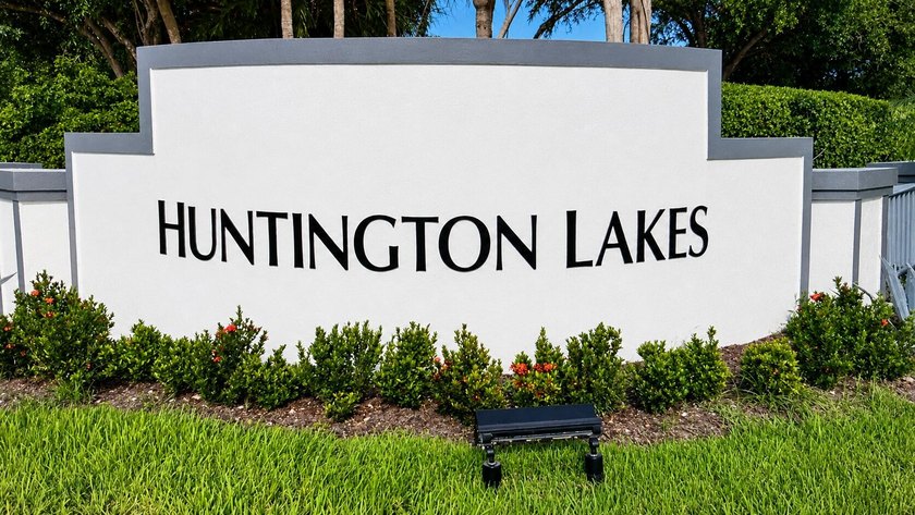 Welcome to 6585 Kensington Lane, Apt. 207, located in the - photo 2
