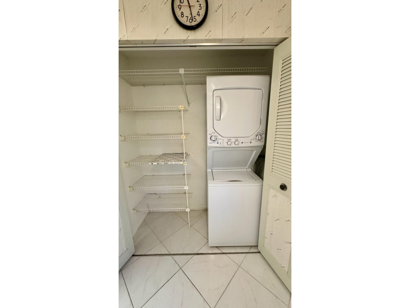 Welcome to 6585 Kensington Lane, Apt. 207, located in the - photo 8