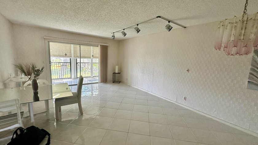 Welcome to 6585 Kensington Lane, Apt. 207, located in the - photo 9
