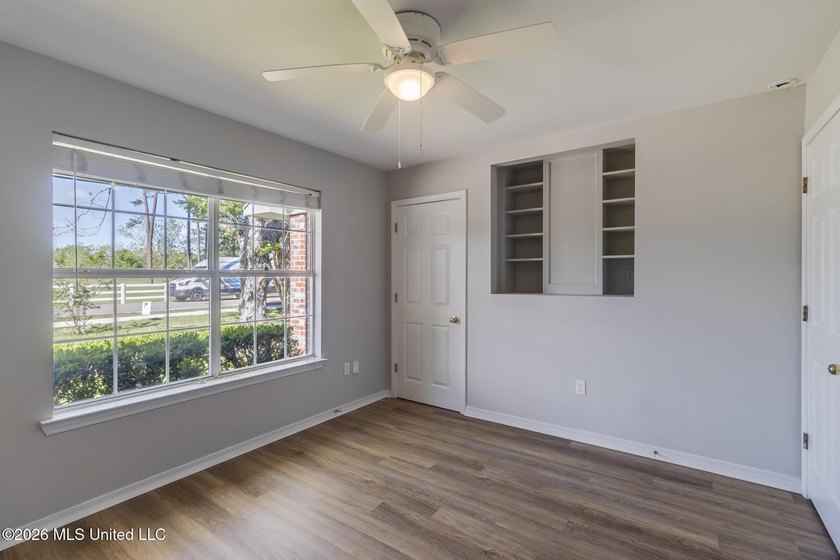Beautifully updated home featuring an open floor plan, vaulted - photo 10