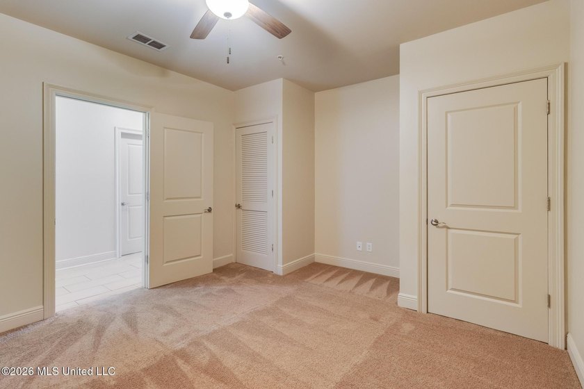 Bright and tranquil bayfront condo featuring 2 bedrooms and 2 - photo 6
